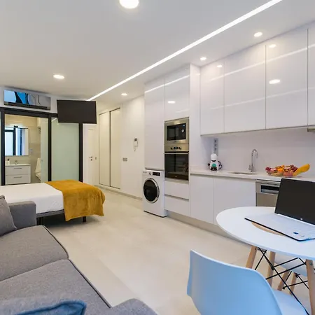 Apartment By Canteras Beach, Gran Canaria